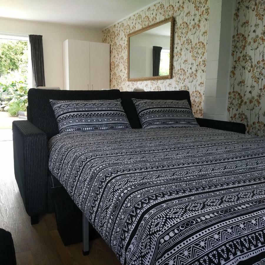 Large Studio With Private Patio, Sky Tv & Wifi Mount Maunganui Exterior foto